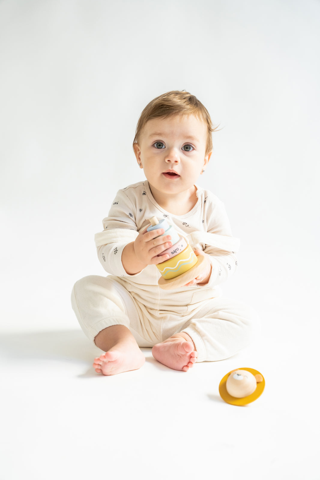 Piramida de Stivuire cu Inele Saro Baby ,   Lemn FSC Certificat   Coordonare E i Motricitate 12M+