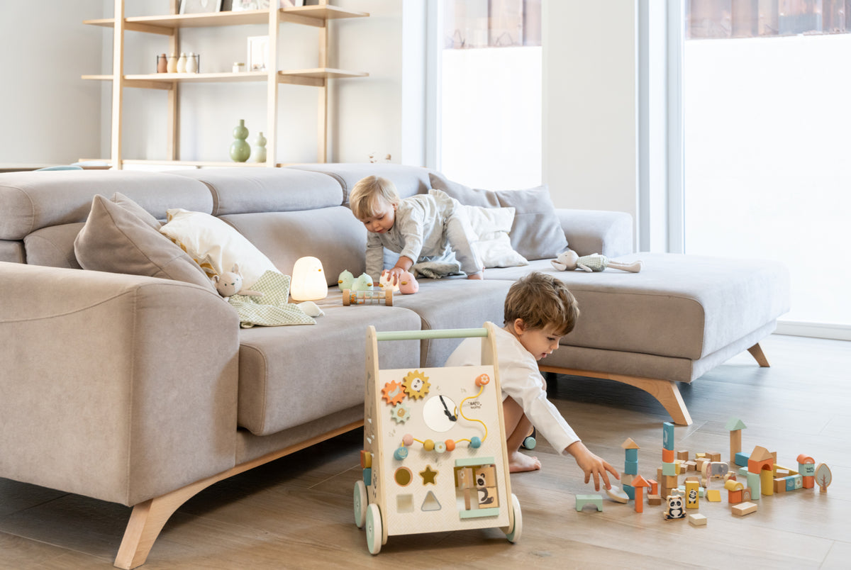 Antemergator cu Activitati din Lemn FSC Saro Baby ,   7 Jocuri Interactive, Roti Anti-Alunecare   Montessori 12M+
