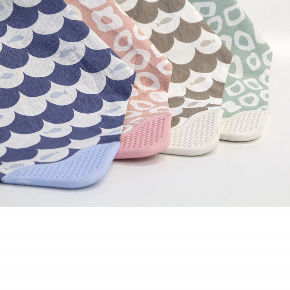 Baveta BabyJem tip bandana cu jucarie dentitie (Culoare: Crem)