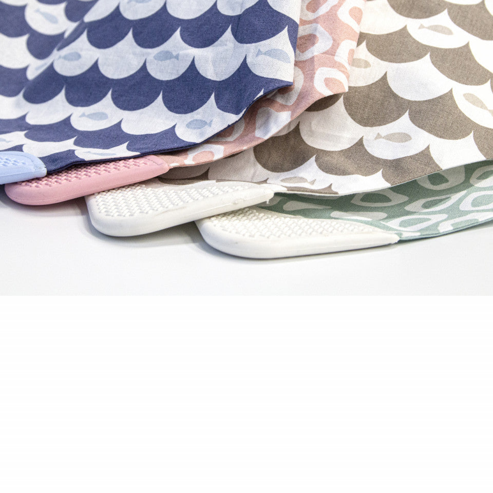 Baveta BabyJem tip bandana cu jucarie dentitie (Culoare: Crem)