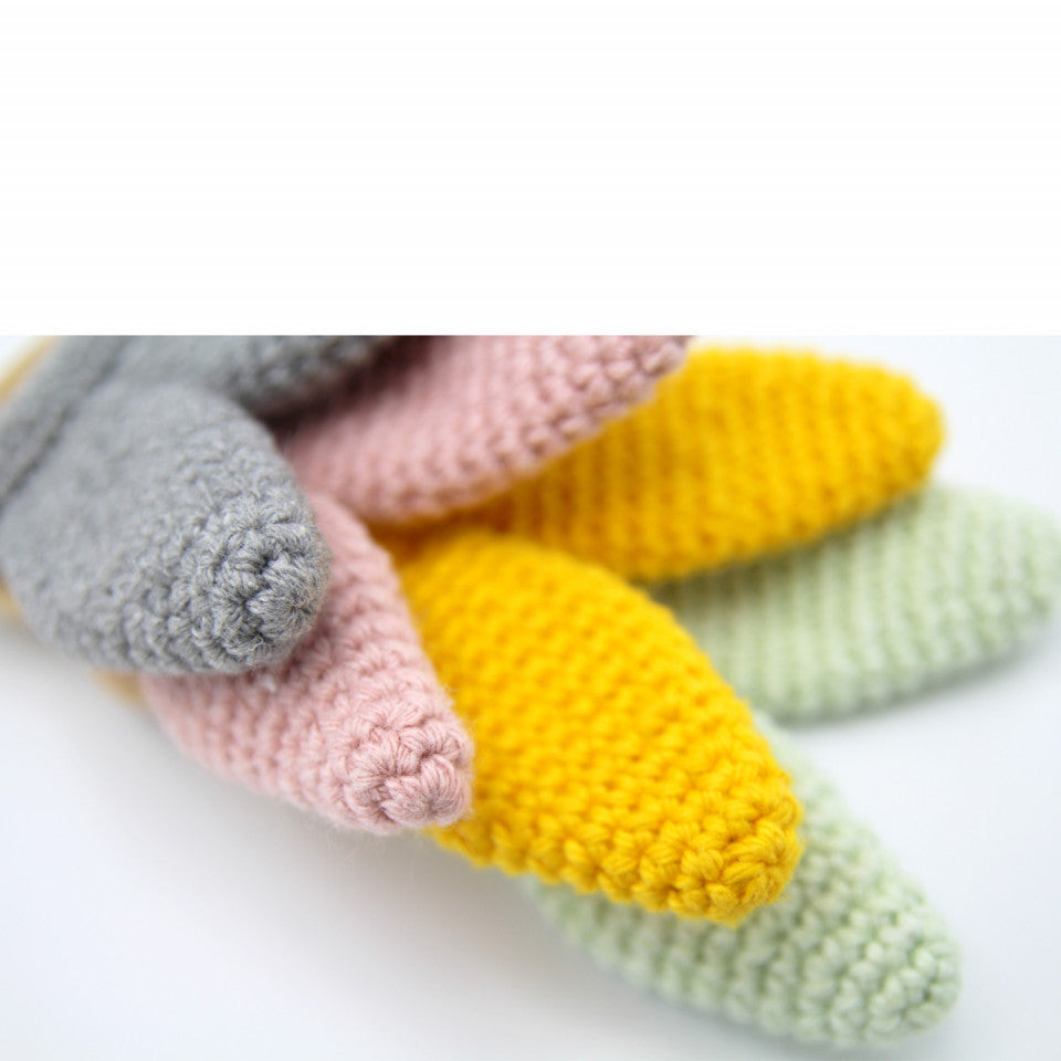 Jucarie dentitie din bumbac cu inel din lemn BabyJem Amigurumi