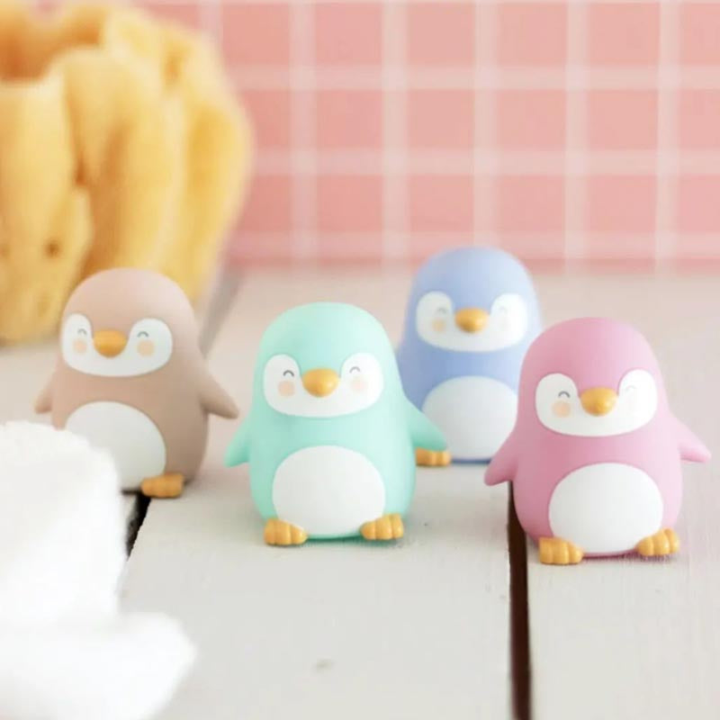 Set 4 Jucarii de Baie Pinguini Penguins Party, Fara Gauri, Fara BPA Ftalati, Sigure pentru Dentitie