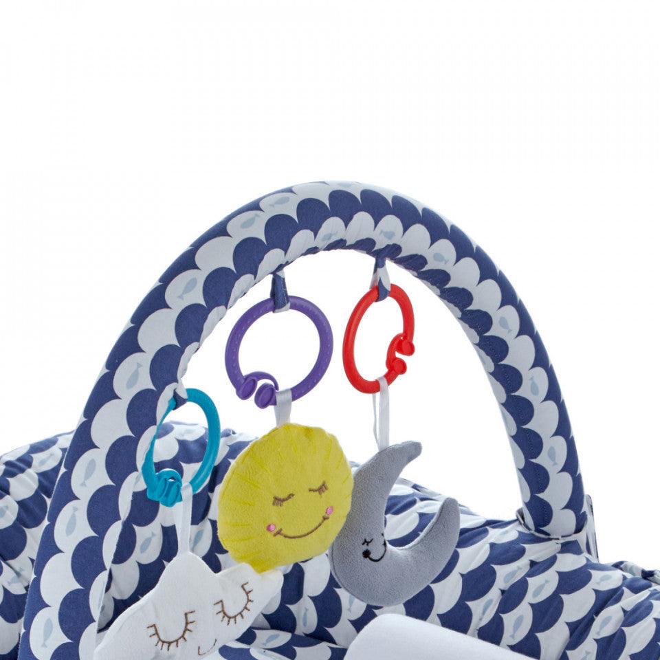 Salteluta BabyNest cu bara jucarii Between parents