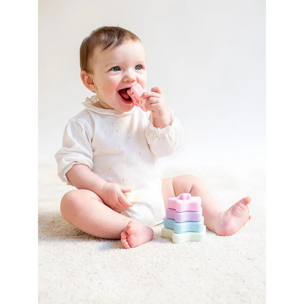Jucarie Dentitie E i Stivuire Saro Baby Rainbow ,   6 Stele Silicon Alimentar   Curcubeu 0M+
