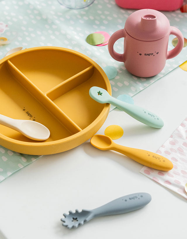 Set diversificare bebeluE i, silicon alimentar premium, 4 piese ,   farfurie sectionata, lingurita, furculita, cana ,    , œFood  Fun,   Pink